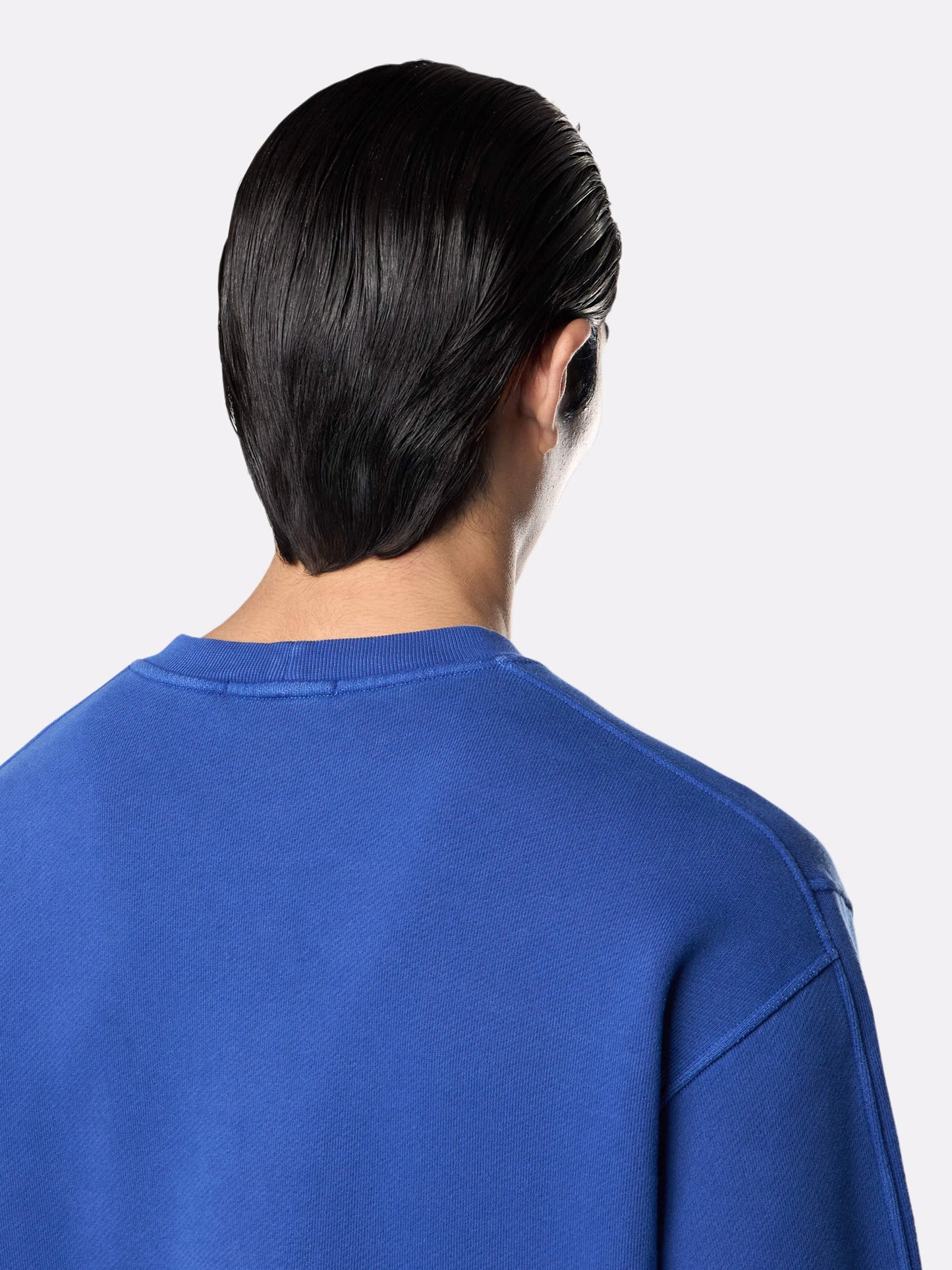 Sweatshirt with visible stitching